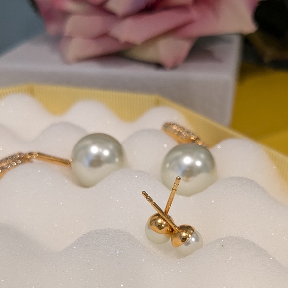 Dior Tribales Pearl Drop Earrings - Picture 7 of 9